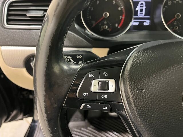 
								2017 Volkswagen Jetta 1.4T SE full									