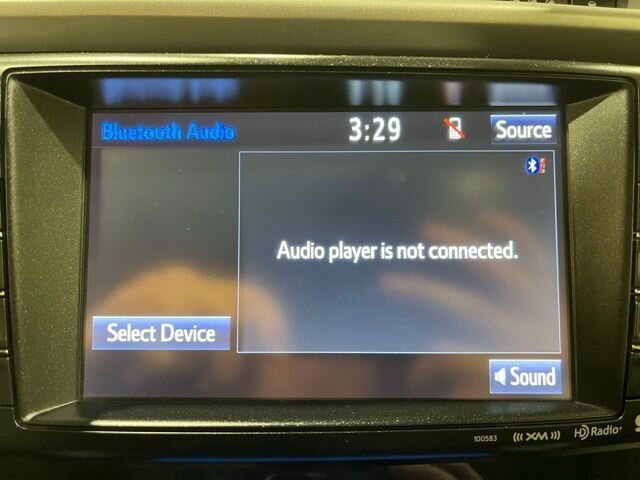 
								2017 Toyota RAV4 XLE full									