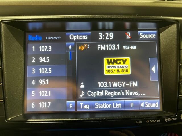 
								2017 Toyota RAV4 XLE full									