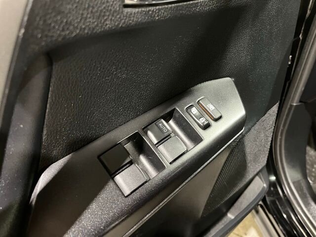 
								2017 Toyota RAV4 XLE full									