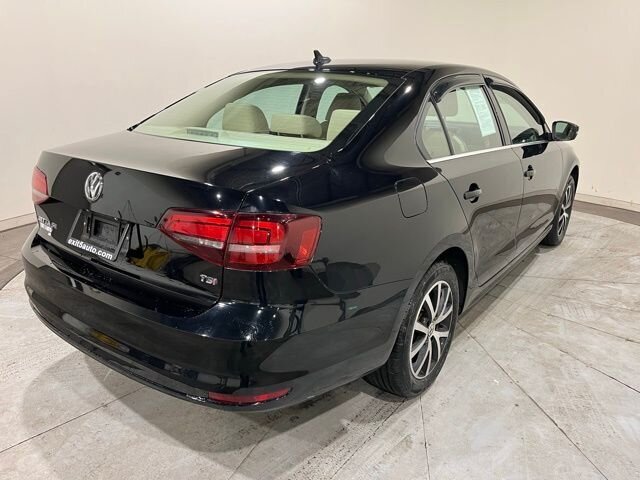 
								2017 Volkswagen Jetta 1.4T SE full									