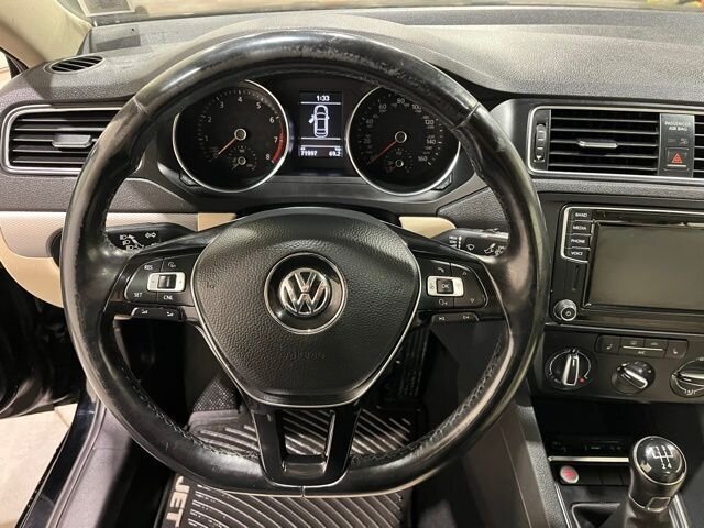 
								2017 Volkswagen Jetta 1.4T SE full									