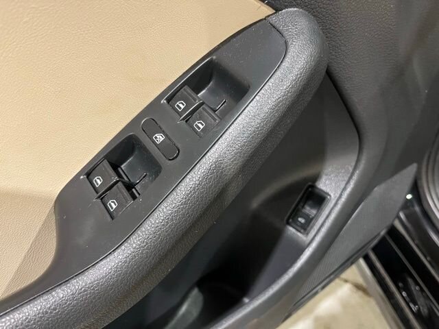 
								2017 Volkswagen Jetta 1.4T SE full									