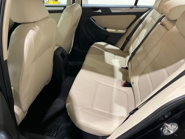 
								2017 Volkswagen Jetta 1.4T SE full									