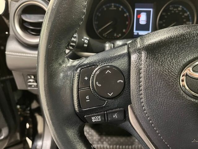 
								2017 Toyota RAV4 XLE full									