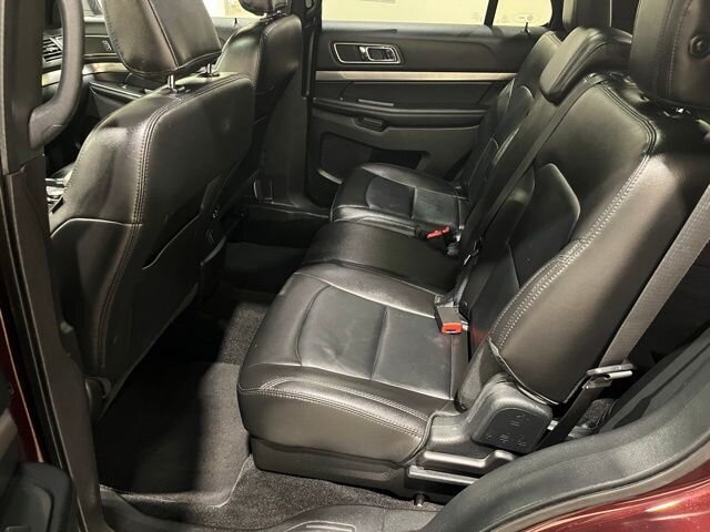 
								2018 Ford Explorer XLT w/ Apple Car Play and Navigation full									