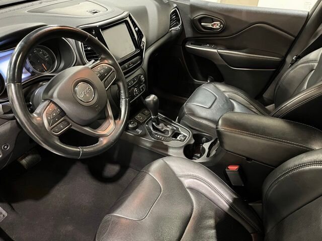 
								2019 Jeep Cherokee Limited w/ Apple Car Play and Navigation full									