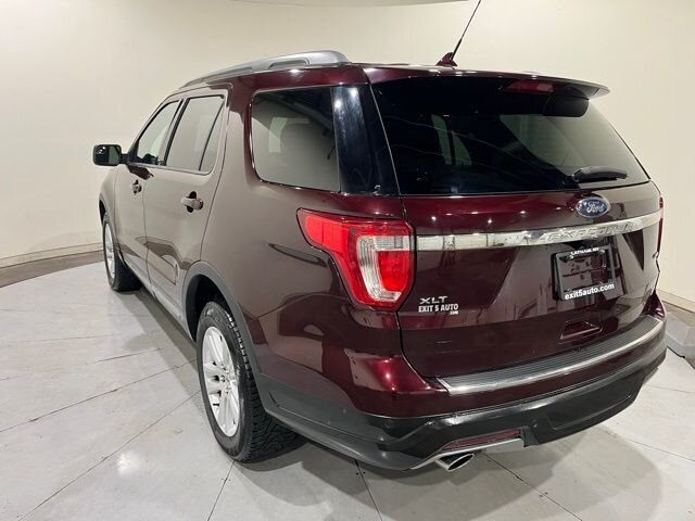 
								2018 Ford Explorer XLT w/ Apple Car Play and Navigation full									