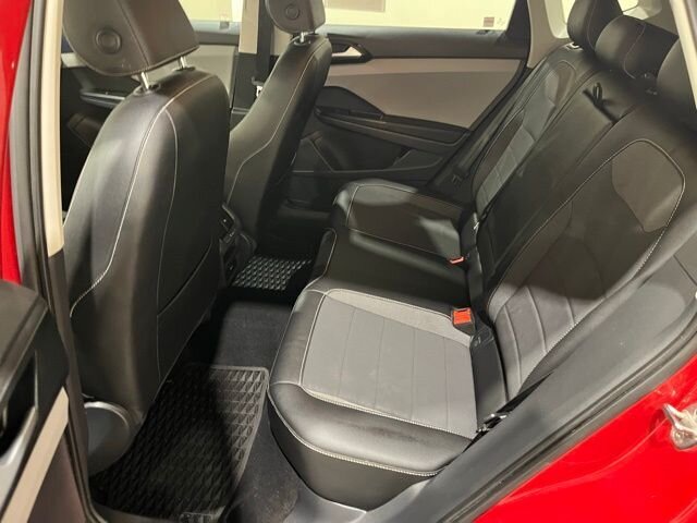 
								2022 Volkswagen Taos 1.5T SE w/Apple Car Play full									