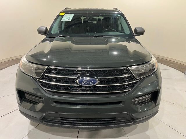 
								2021 Ford Explorer XLT full									