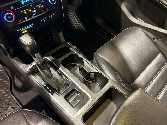 
								2017 Ford Escape Titanium w/ Navigation full									