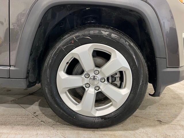 
								2020 Jeep Compass Latitude full									