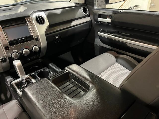 
								2014 Toyota Tundra SR5 full									