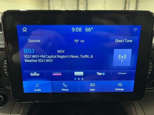 
								2021 Ford Explorer XLT full									