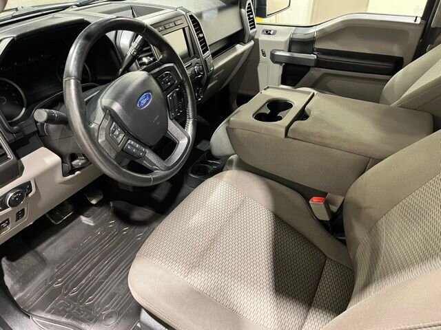 
								2019 Ford F-150 XLT full									