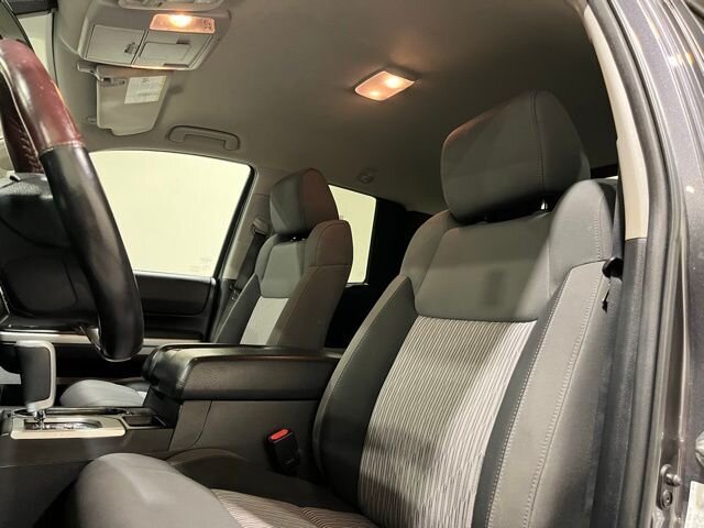 
								2014 Toyota Tundra SR5 full									