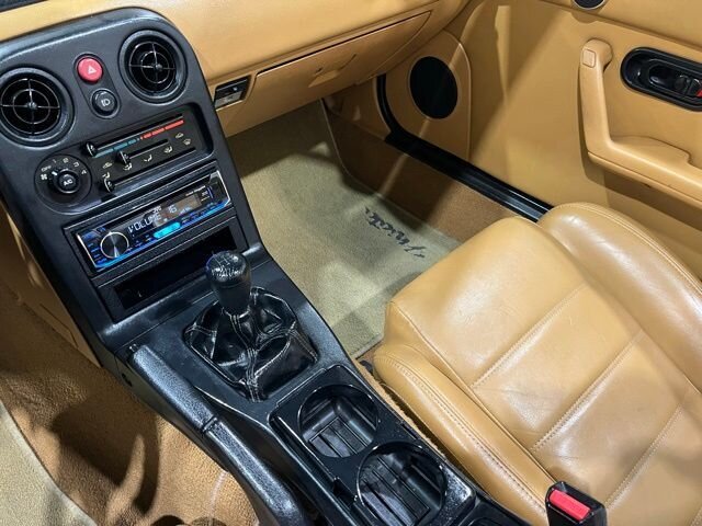 
								1993 Mazda MX-5 Miata Base full									