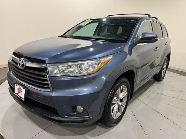 
								2015 Toyota Highlander LE Plus V6 full									