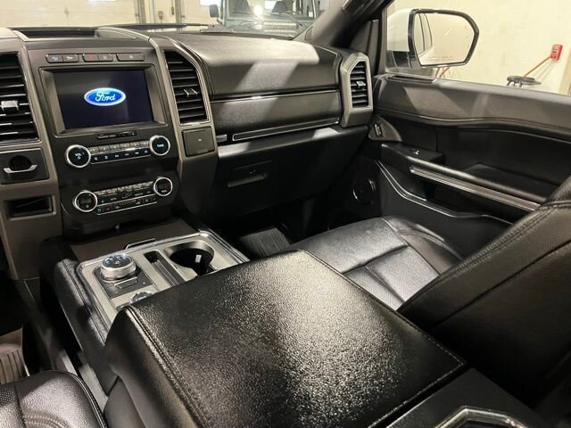 
								2020 Ford Expedition XLT w/ Navigation full									