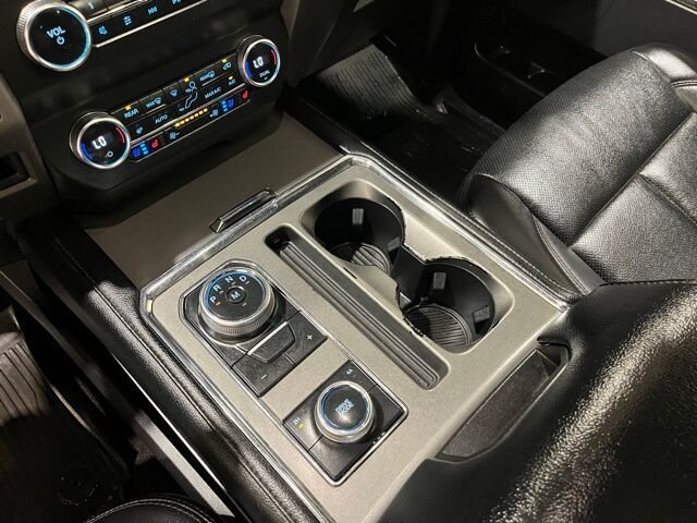 
								2020 Ford Expedition XLT w/ Navigation full									