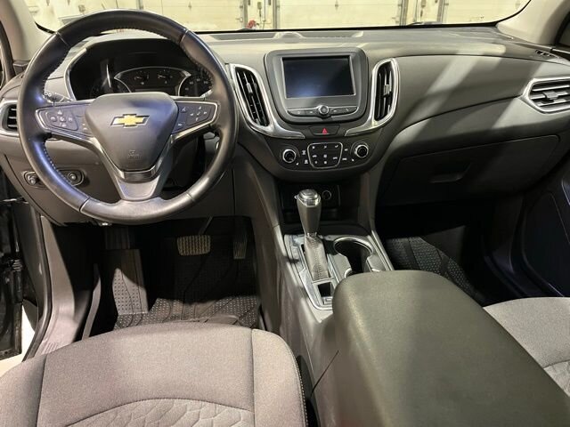 
								2021 Chevrolet Equinox LT w/ Apple Car Play full									