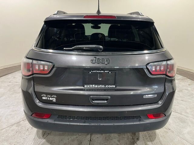 
								2020 Jeep Compass Latitude full									