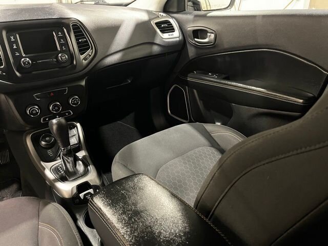 
								2018 Jeep Compass Sport full									