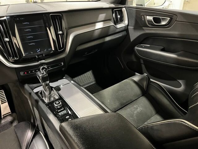 
								2018 Volvo XC60 T5 R-Design full									