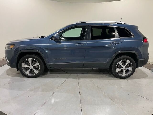 
								2019 Jeep Cherokee Limited w/ Apple Car Play and Navigation full									