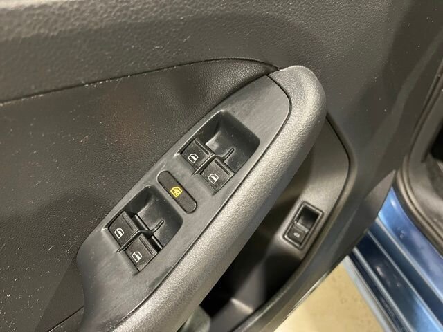 
								2015 Volkswagen Jetta 1.8T SE full									