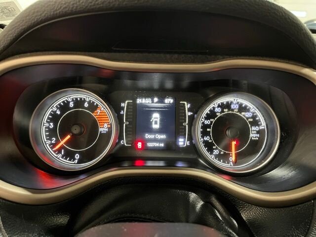 
								2016 Jeep Cherokee Latitude full									