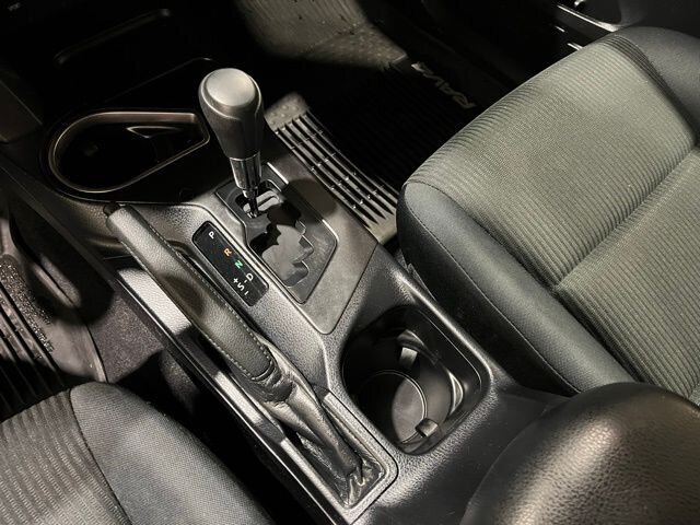 
								2018 Toyota RAV4 LE full									