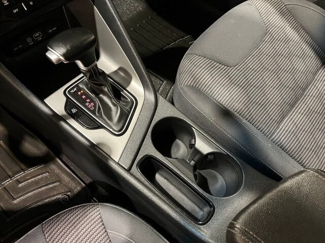 
								2018 Kia Niro Plug-In Hybrid LX w/ Apple Car Play full									