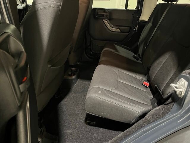 
								2017 Jeep Wrangler Unlimited Sport full									