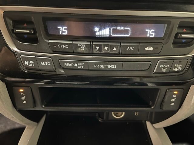 
								2018 Honda Ridgeline RTL-E w/ Apple Car Play full									