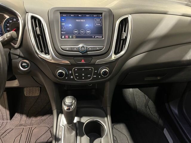
								2021 Chevrolet Equinox LT w/ Apple Car Play full									