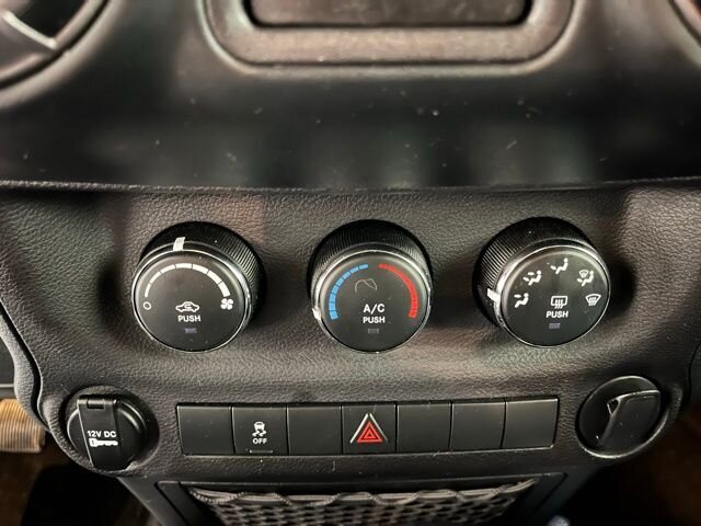 
								2018 Jeep Wrangler JK Unlimited Unlimited Sport full									