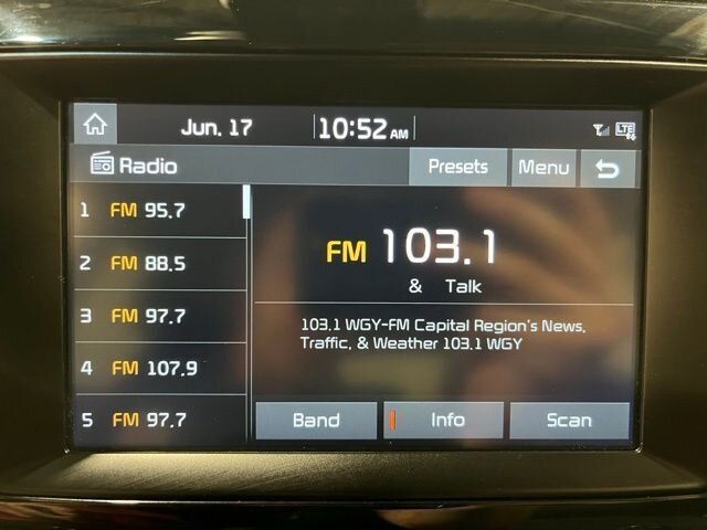 
								2018 Kia Niro Plug-In Hybrid LX w/ Apple Car Play full									