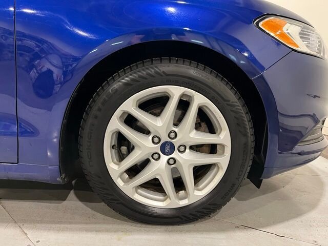 
								2014 Ford Fusion SE full									