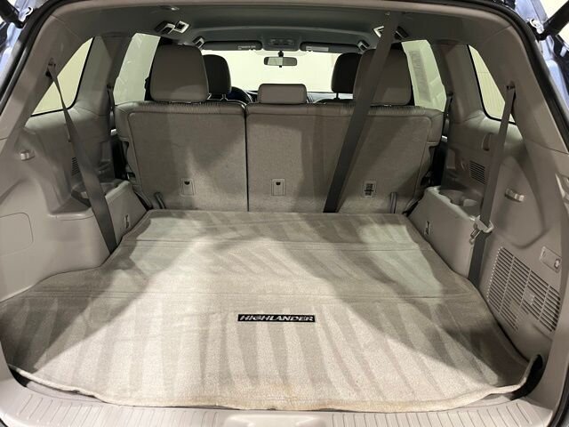 
								2015 Toyota Highlander LE Plus V6 full									