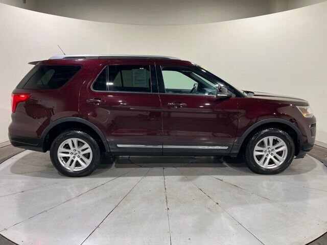 
								2018 Ford Explorer XLT w/ Apple Car Play and Navigation full									
