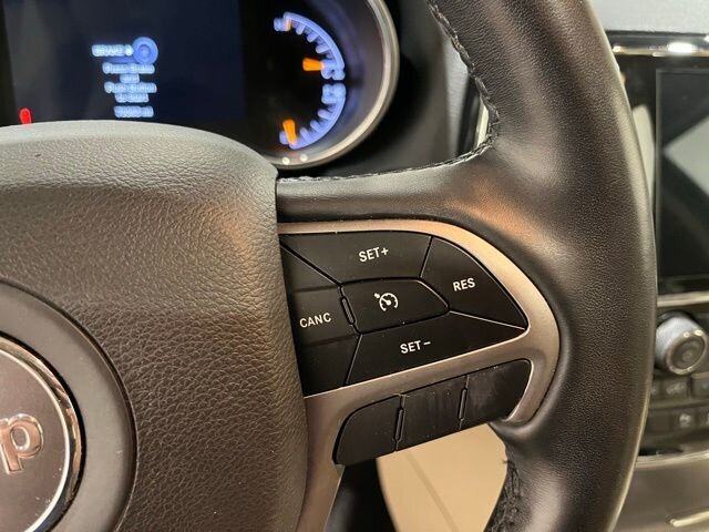 
								2021 Jeep Grand Cherokee Limited w/ Apple Car Play and Navigation full									