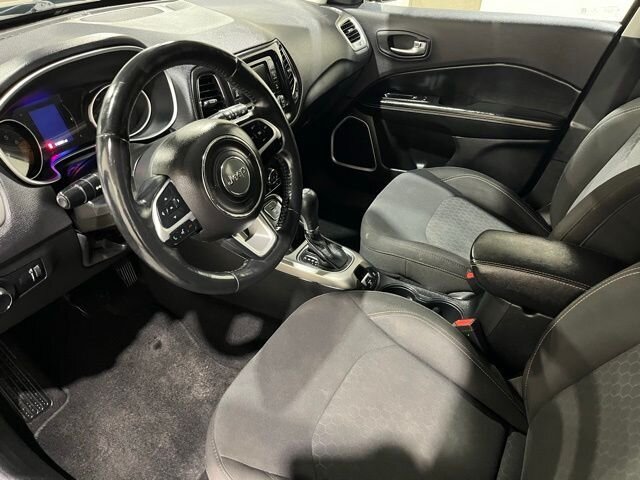 
								2018 Jeep Compass Sport full									