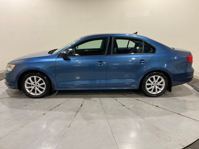 
								2015 Volkswagen Jetta 1.8T SE full									