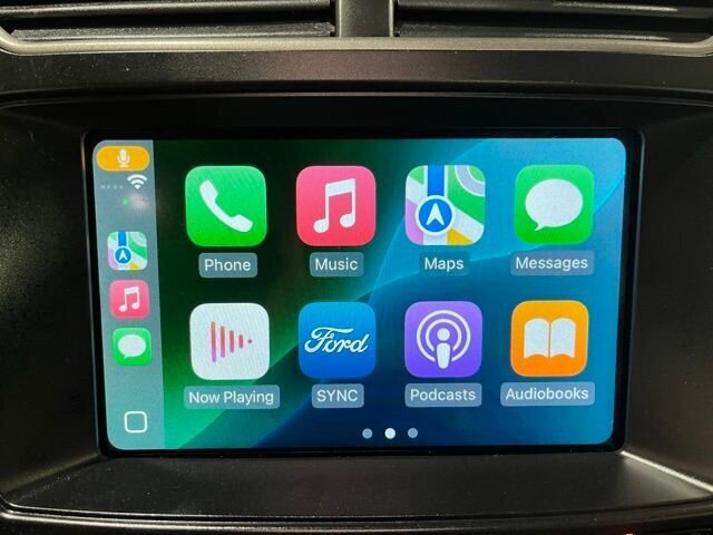 
								2018 Ford Explorer XLT w/ Apple Car Play and Navigation full									