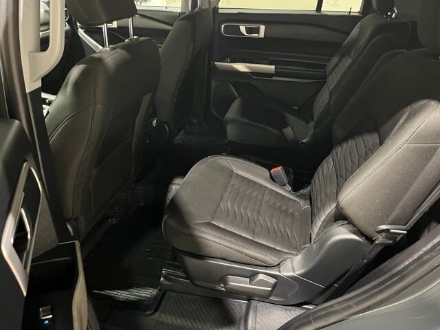 
								2021 Ford Explorer XLT full									