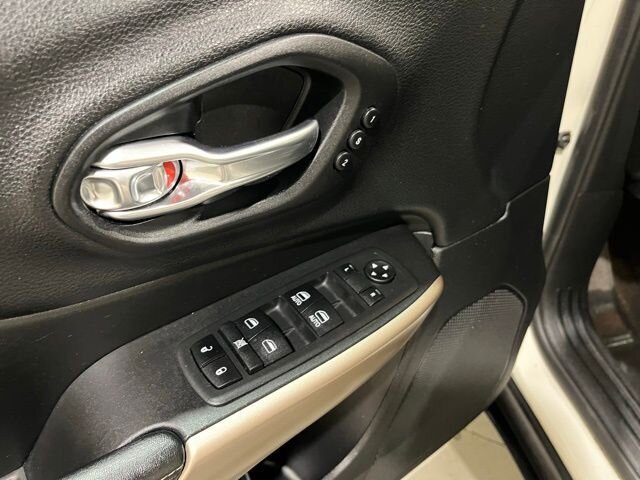 
								2018 Jeep Cherokee Limited full									