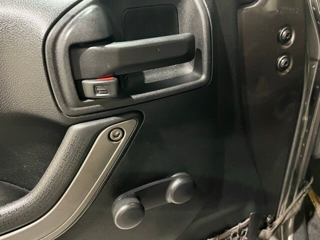 
								2014 Jeep Wrangler Sport full									