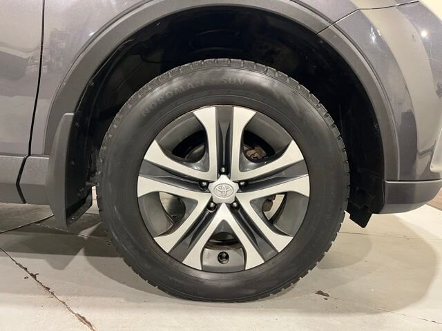 
								2018 Toyota RAV4 LE full									