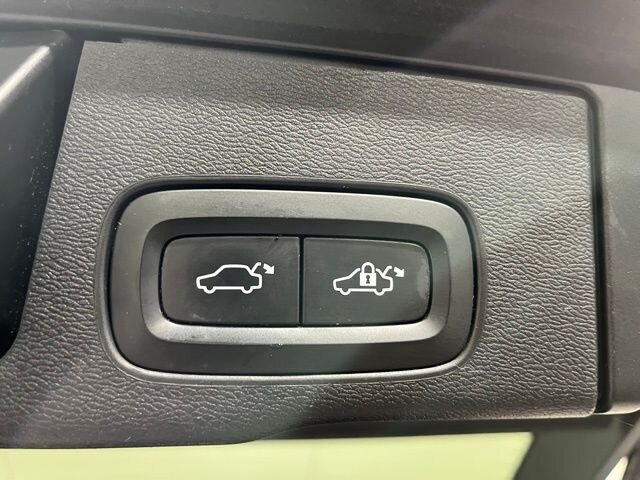 
								2018 Volvo XC60 T5 R-Design full									